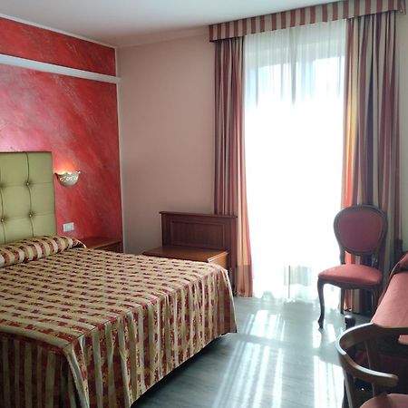 Hotel Tiffany Ceriale Esterno foto