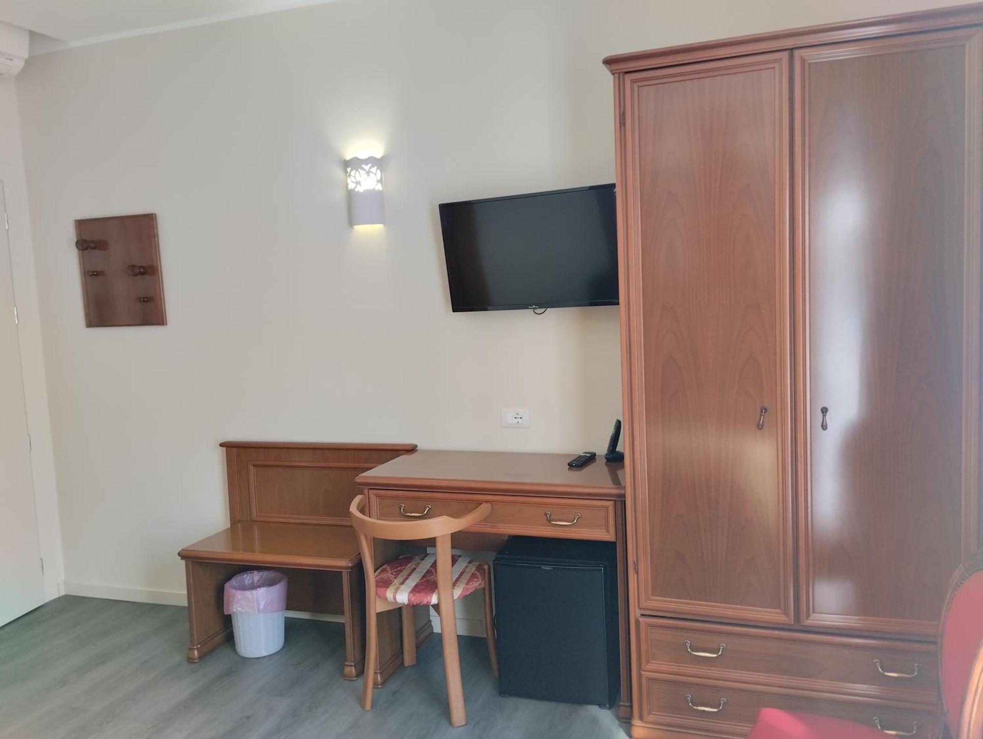Hotel Tiffany Ceriale Esterno foto