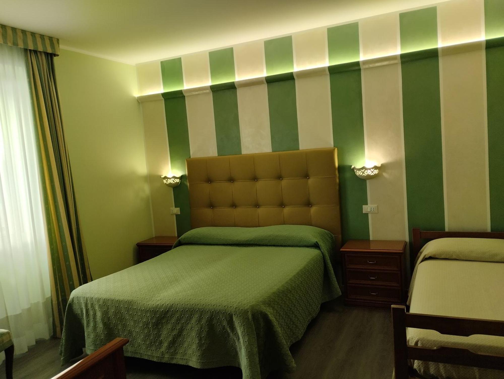 Hotel Tiffany Ceriale Esterno foto