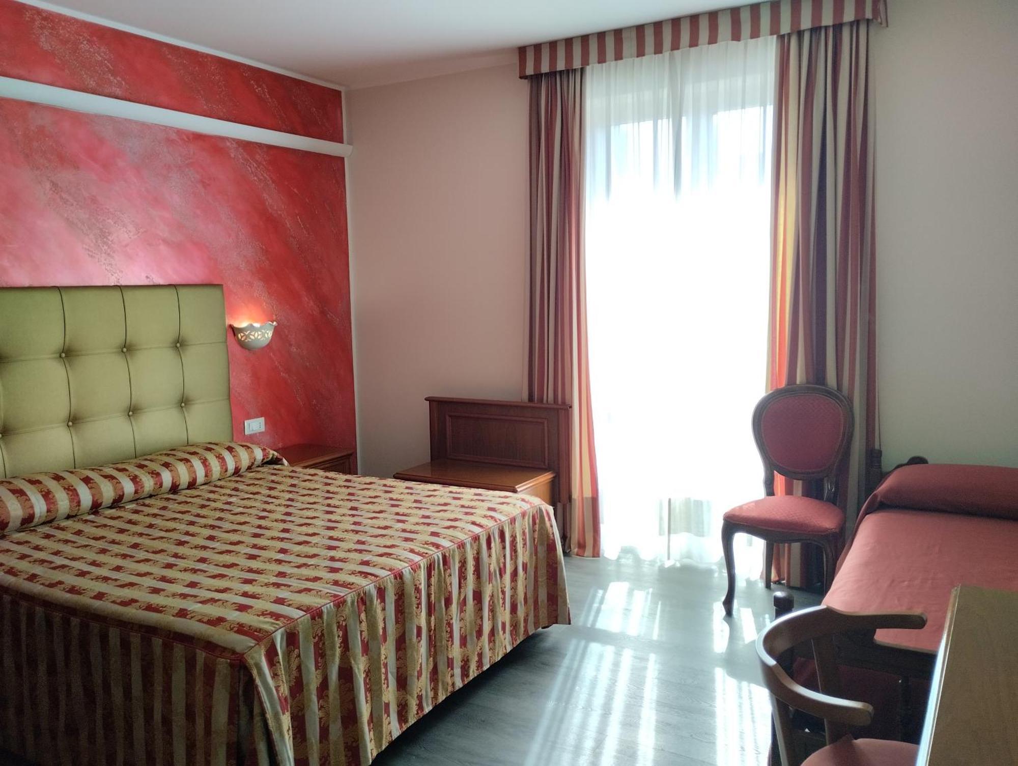 Hotel Tiffany Ceriale Esterno foto