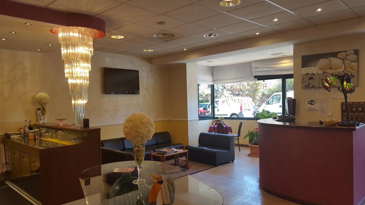 Hotel Tiffany Ceriale Esterno foto