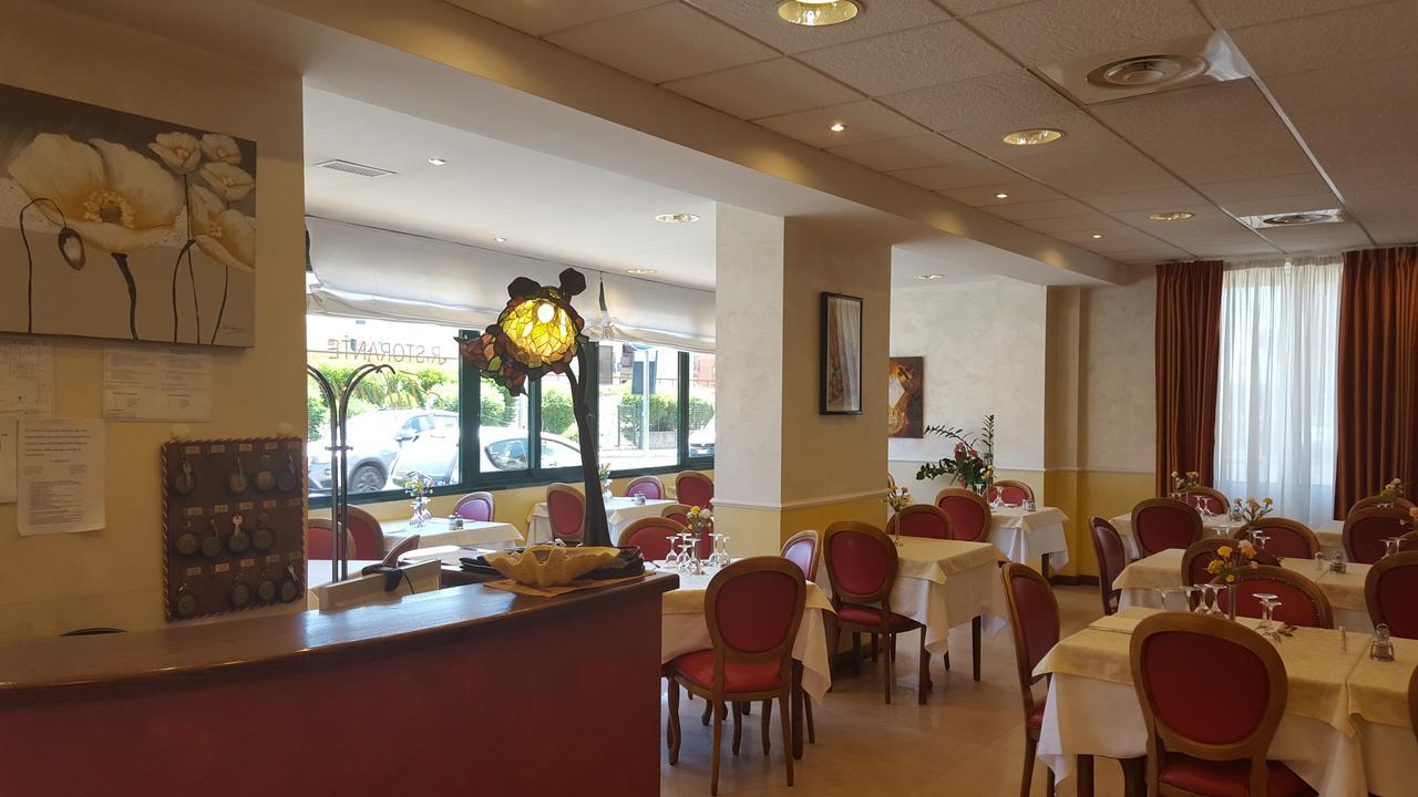 Hotel Tiffany Ceriale Esterno foto