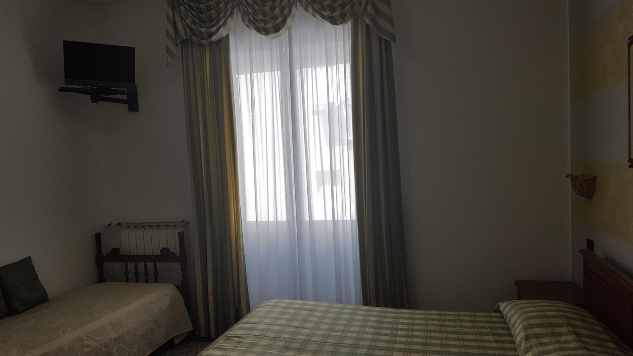 Hotel Tiffany Ceriale Esterno foto
