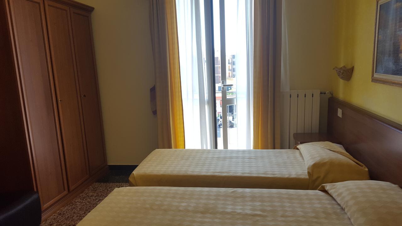 Hotel Tiffany Ceriale Esterno foto