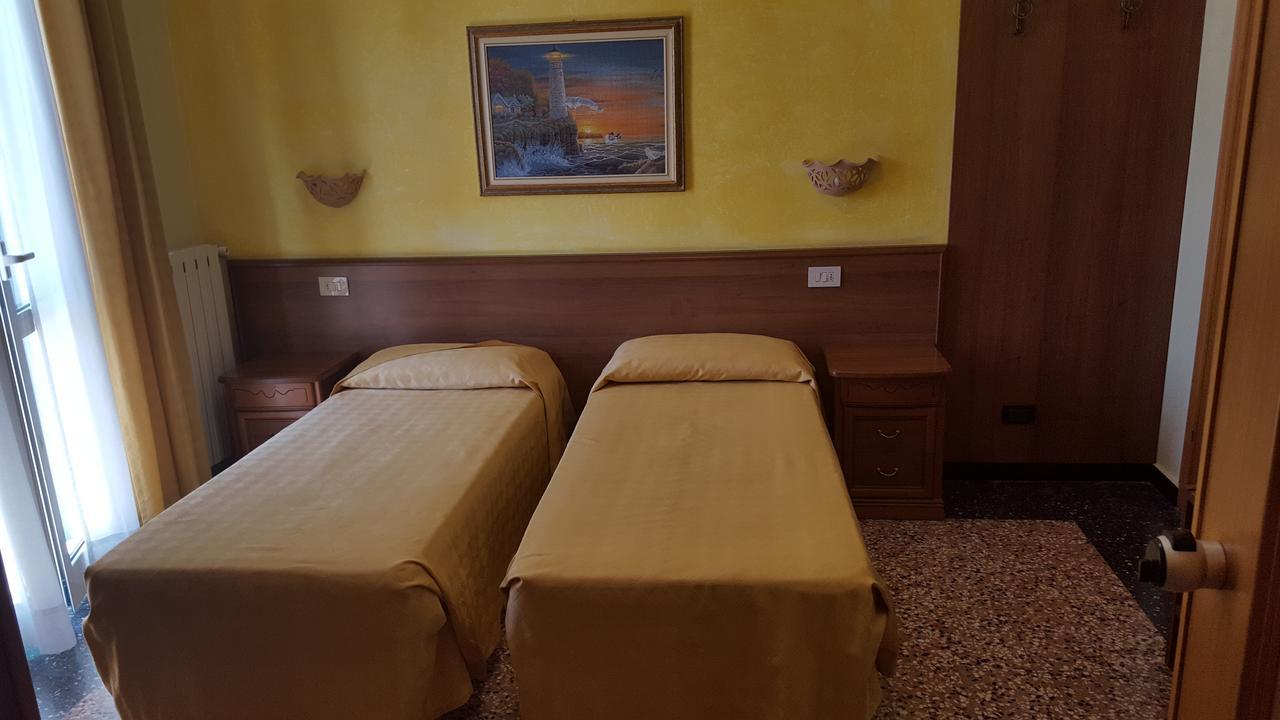 Hotel Tiffany Ceriale Esterno foto
